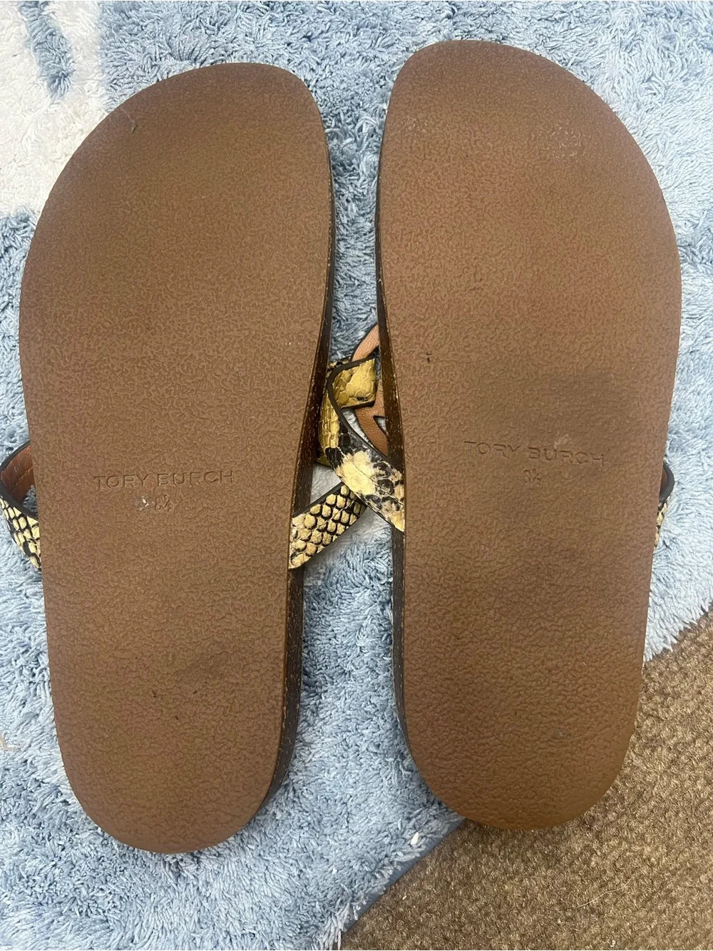 Tory Burch Snake Embossed Logo Thong Sandals in Tan and Gold - Picture 6 of 8
